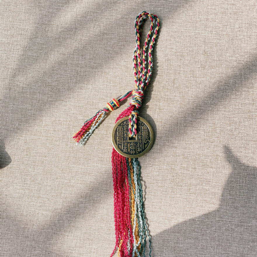 Attract Luck-'Shan Gui Hua Qian' To Hand Weave Ornaments