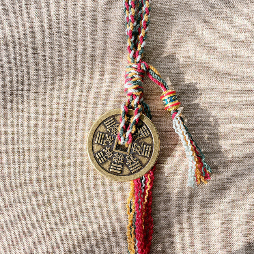 Attract Luck-'Shan Gui Hua Qian' To Hand Weave Ornaments